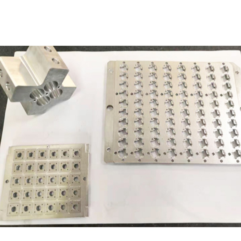 Método de processamento de superfície de peças de usinagem CNC